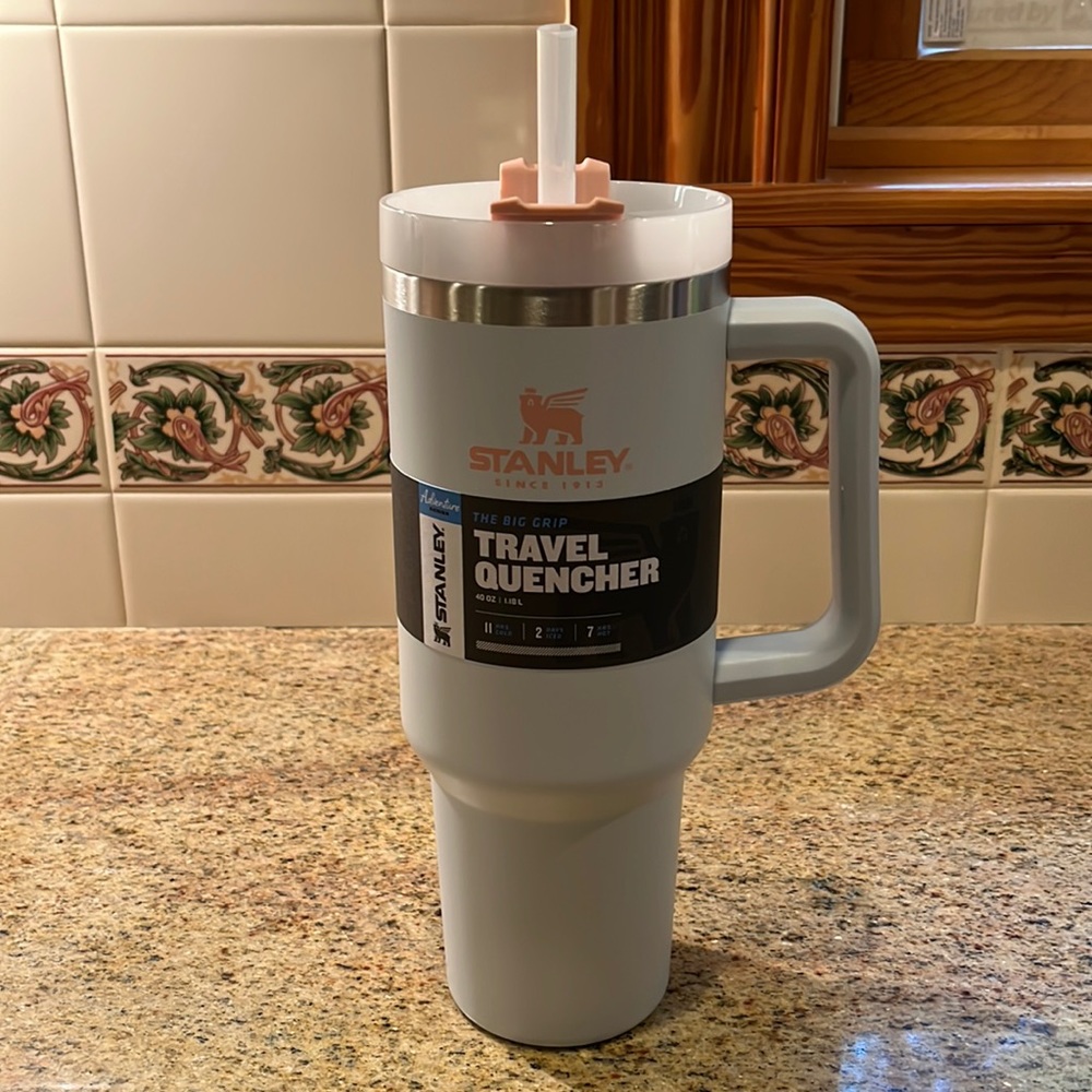 Stanley - TUMBLER | 40 OZ - Color: Cloud